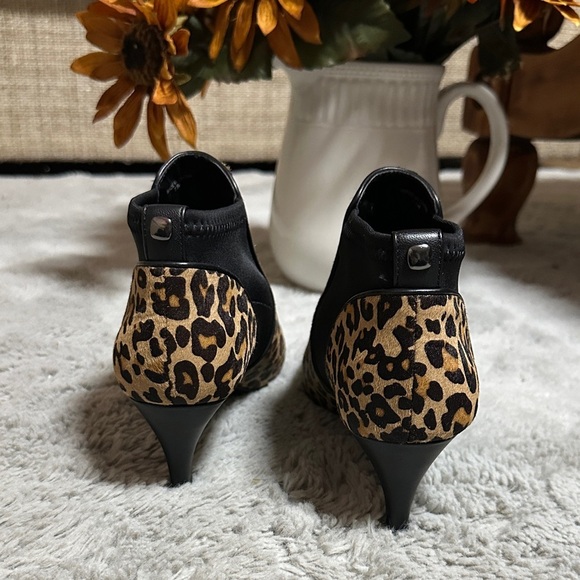 Alfani Hazzel Women’s Leopard, Ankle Bootie Calf Hair Size 7.5 - Picture 4 of 7